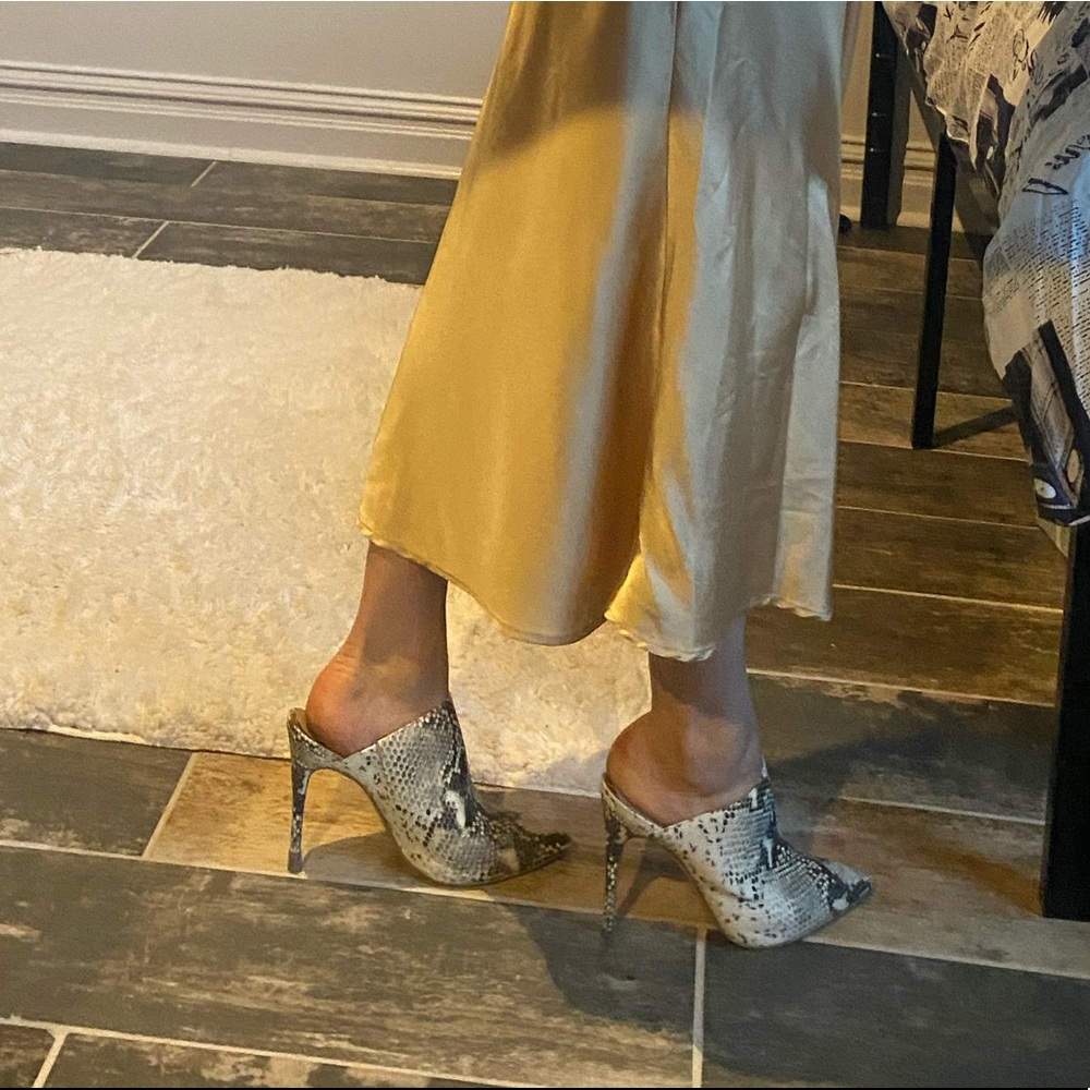 LIKE NEW Faux Snakeskin Heels